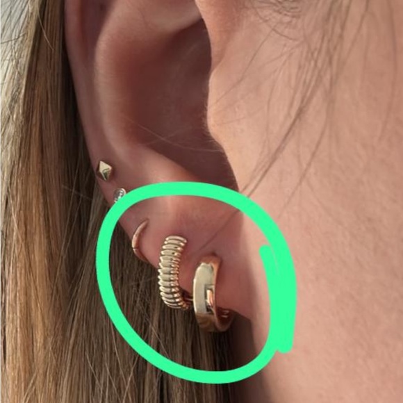 Mejuri Jewelry - Mejuri Gold Huggies